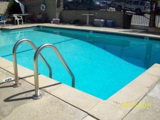 3011 Rowena Ave, Los Angeles CA  90039-2049 exterior