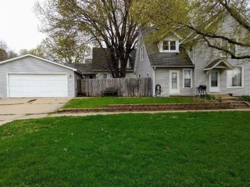 401 Everett St, Nelson IL  61021-2211 exterior