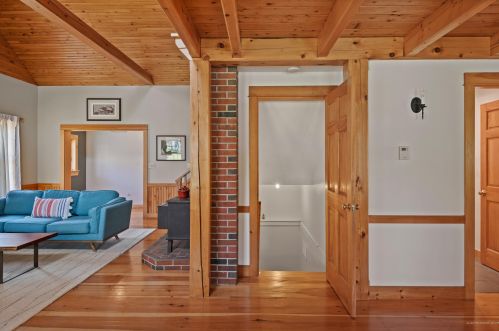 2 Youngs Ln, Freeport ME  04032-6261 exterior