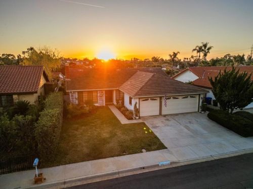 3475 Lakewood St, Carlsbad, CA 92010-2184