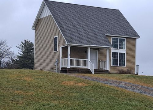 49 Valley Rd, New Ipswich, NH 03071-3920