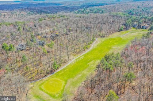 208 Pathfinder Ln, Hedgesville WV  25427-6160 exterior