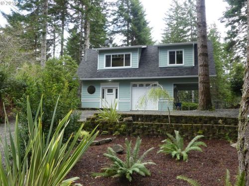 5510 Collins Loop, Florence OR  97439 exterior