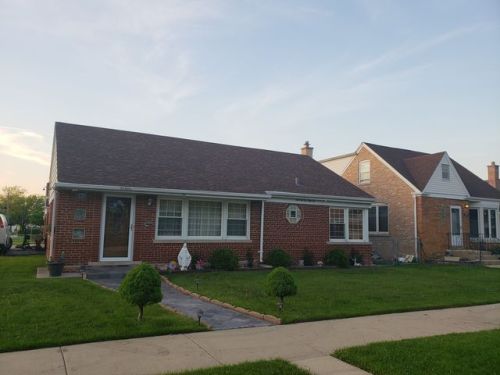 7152 Keeney St, Niles IL  60714-3040 exterior