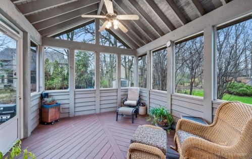 750 Feather Sound Dr, Lemont, IL 60440-1289