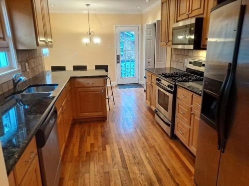 910 Cardova Dr, Atlanta GA  30324-4211 exterior