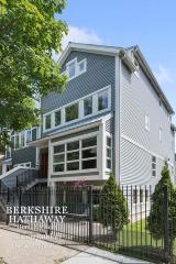 2427 Janssen Ave, Chicago, IL 60614-2016