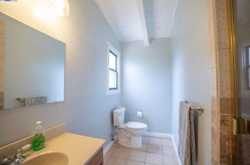 31282 Hershey Way, Hayward, CA 94544-7538