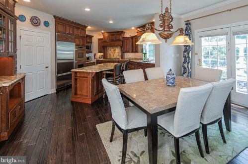 54 Ettl Cir, Princeton NJ  08540-2327 exterior