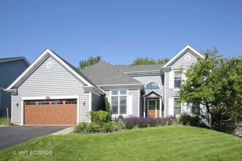 210 Arquilla Dr, Barrington Hills, IL 60102