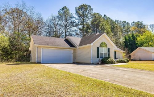 58 Shady Oak Ln, Newnan, GA 30263-6504