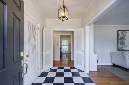 4720 Brinkley Ln, Atlanta, GA 30342-2704