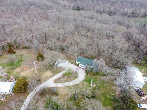 128 Midway Rd, Eldon, MO 65026-5327