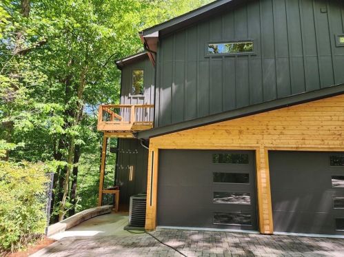 8305 Ison Rd, Atlanta GA  30350-3129 exterior