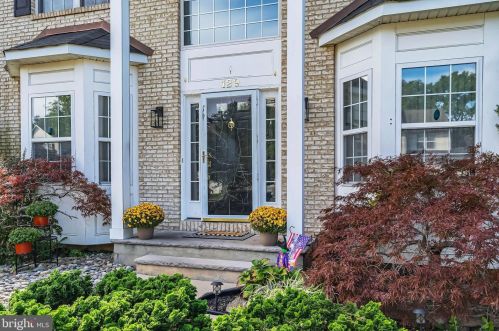 129 Manhattan Ave, Berkeley Township, NJ 08721-2167