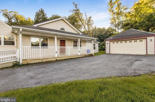 12606 Meadowood Dr, Silver Spring MD 20904-2928 exterior