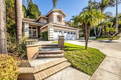 7551 Hollow Oak Rd, Anaheim CA  92808-1429 exterior