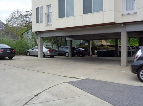 210 32nd St, Austin TX  78705-2404 exterior