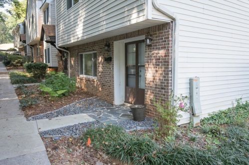 7346 Cardigan Cir, Atlanta, GA 30328-1954