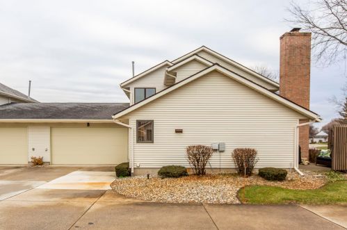 1326 Freda Dr, Elkhart, IN 46514-5421
