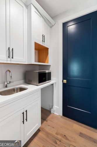 2731 Arden Rd, Atlanta GA  30305-1913 exterior