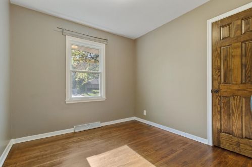 1086 Highview Dr, Saint Paul MN  55112-2418 exterior