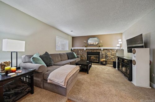 21606 Powers Pl, Aurora CO 80015-3372 exterior