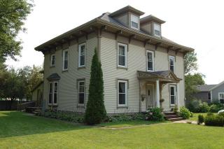 202 3rd St, Sandwich, IL 60548-1658