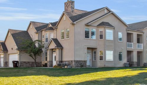 18 Courtyard Ln, Centerville UT 84014-2816 exterior