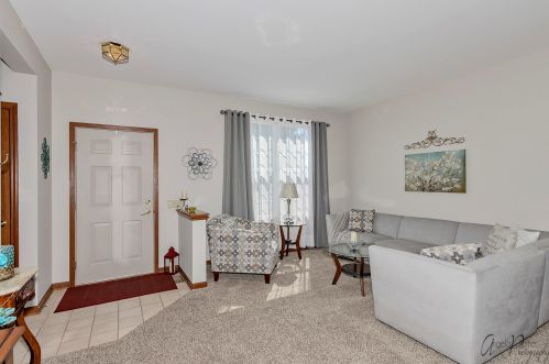 13214 Essex Ln, Huntley, IL 60142-7704