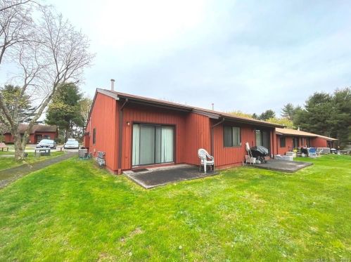 459 Asbury Rdg, Huntington, CT 06484-4887