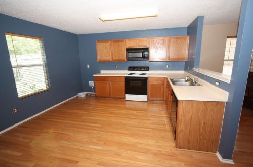 5221 Bedfordshire Dr, Fort Worth TX  76135-1438 exterior