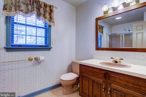 150 Bentley Ln, Lancaster PA  17603-6223 exterior