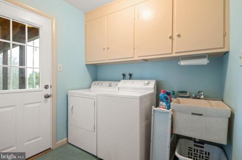 1046 Devonshire Rd, Lancaster PA  17601-1609 exterior