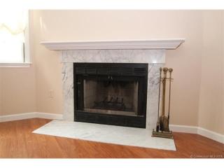366 Ash St, Chestnut Hill, CT 06226-1600