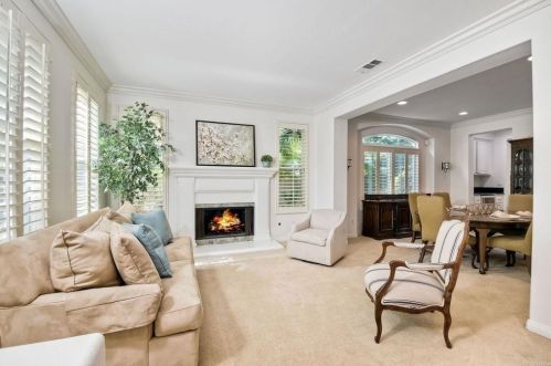 6572 Coneflower Dr, Carlsbad, CA 92011-2513