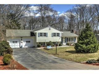 8 Round Hill Dr, Upper Stepney, CT 06468-2018