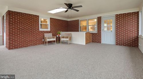 564 Lampeter Rd, Lancaster PA  17602-4010 exterior