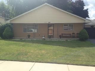 404 Pioneer Rd, Waukegan, IL 60085-3258