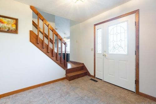 127 Clock Shop Dr, Kensington, CT 06037-3321