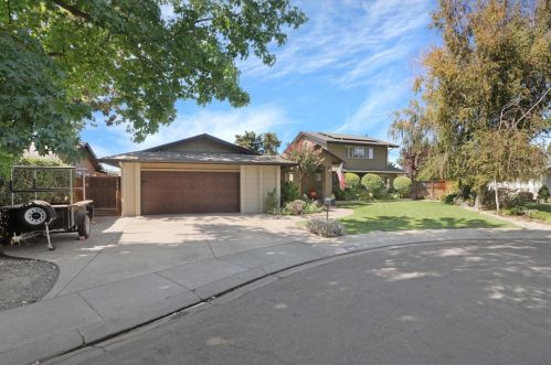3113 Guinevere Ln, Modesto, CA 95350-1403