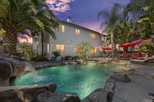 19204 Buckboard Ln, Riverside, CA 92508-7130