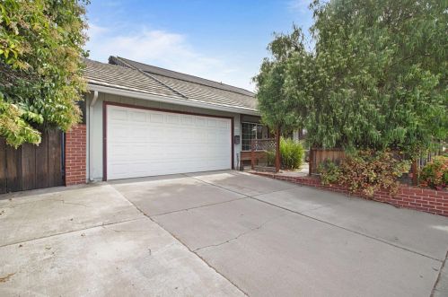 1688 Lincoln Blvd, Tracy, CA 95376-2924