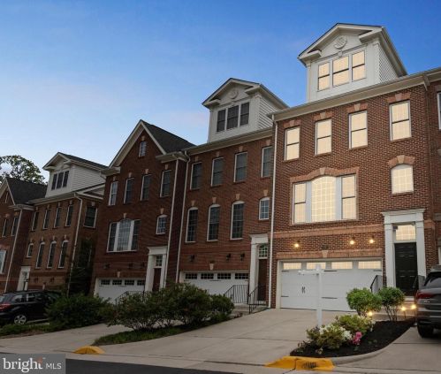 2084 Hutchison Grove Ct, Falls Church, VA 22043-2585