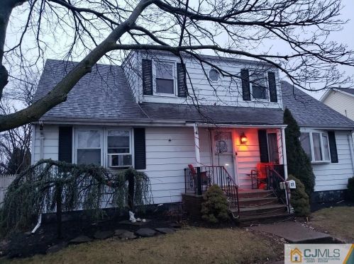 27 Grove Ave, Perth Amboy, NJ 08861-1507