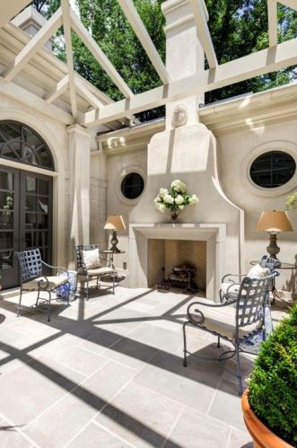 7 Harris Gln, Atlanta GA  30327-3842 exterior