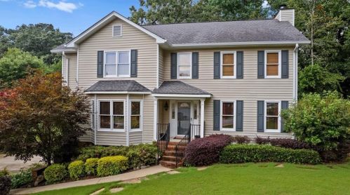 560 Long Oak Dr, Gainesville, GA 30501-3142