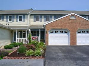 11 Penny Ln, Lebanon PA  17046-9214 exterior