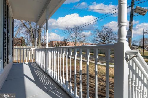 313 Pine St, Florence, NJ 08518-2113