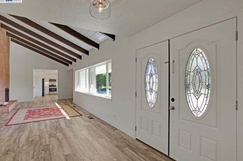 7681 Linne Rd, Tracy, CA 95304-8129